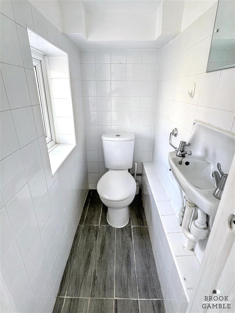 3 Bedroom House - Semi-Detached. Clifford Avenue in Eastbourne, East Sussex 13